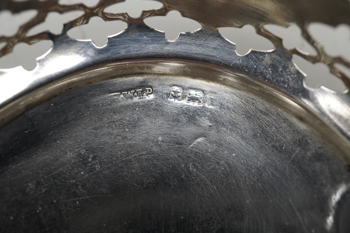 A George VI silver circular bowl, by S. Blanckensee & Sons Ltd, Chester, 1940, diameter 11.4cm, together with a small pierced silver nut dish, 8oz.